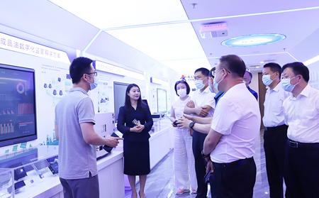 齊齊哈爾市政協(xié)考察團(tuán)、濟(jì)南市政協(xié)領(lǐng)導(dǎo)一行蒞臨有人物聯(lián)網(wǎng)考察調(diào)研