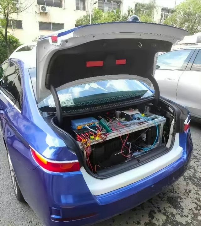 小米自動(dòng)駕駛測(cè)試汽車中的G810 小米自動(dòng)駕駛測(cè)試汽車中的G810