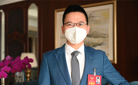 濟南市政協委員古欣出席市政協十五屆二次會議，就“加強科創(chuàng)金融機制建設”專題向于海田市長作報告